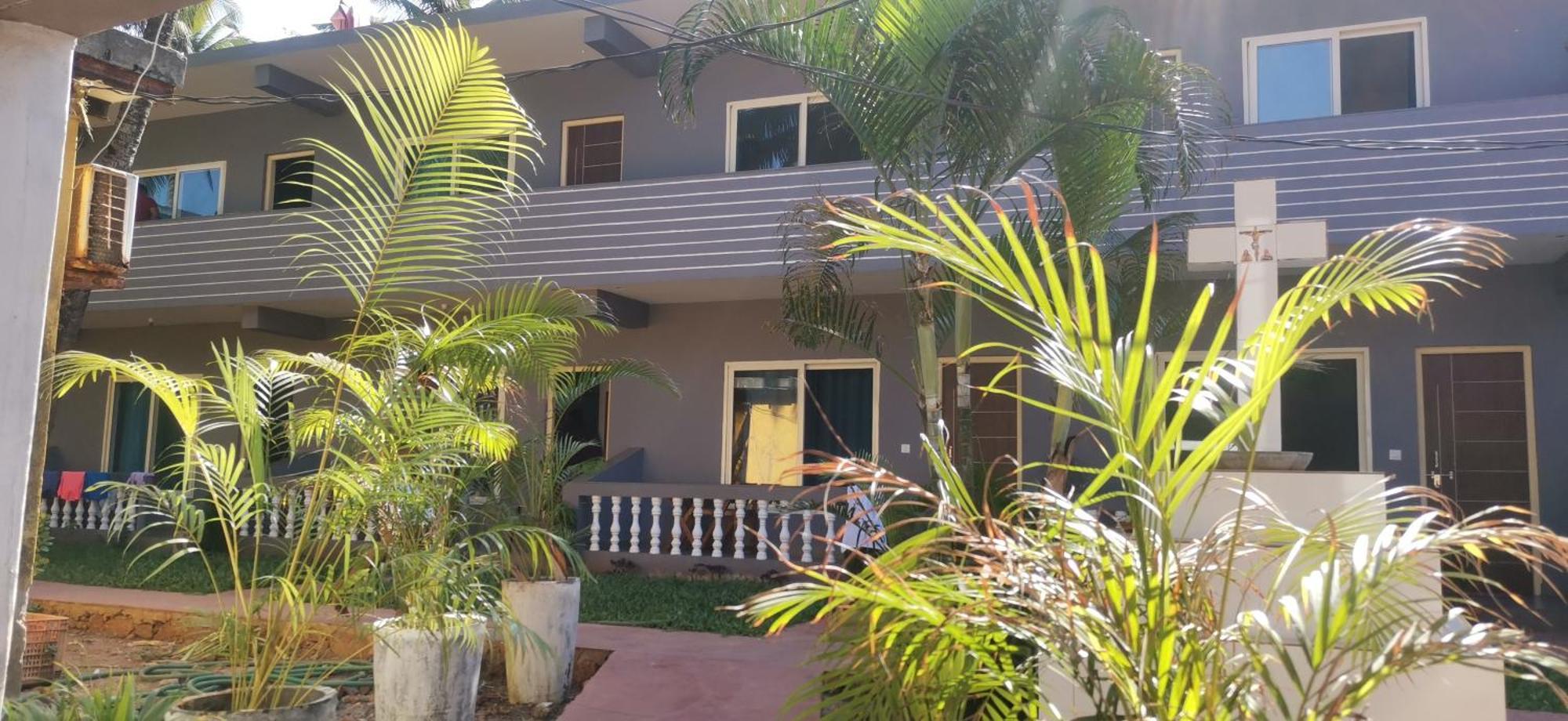 Cocks Town Hotel Arambol Exterior photo